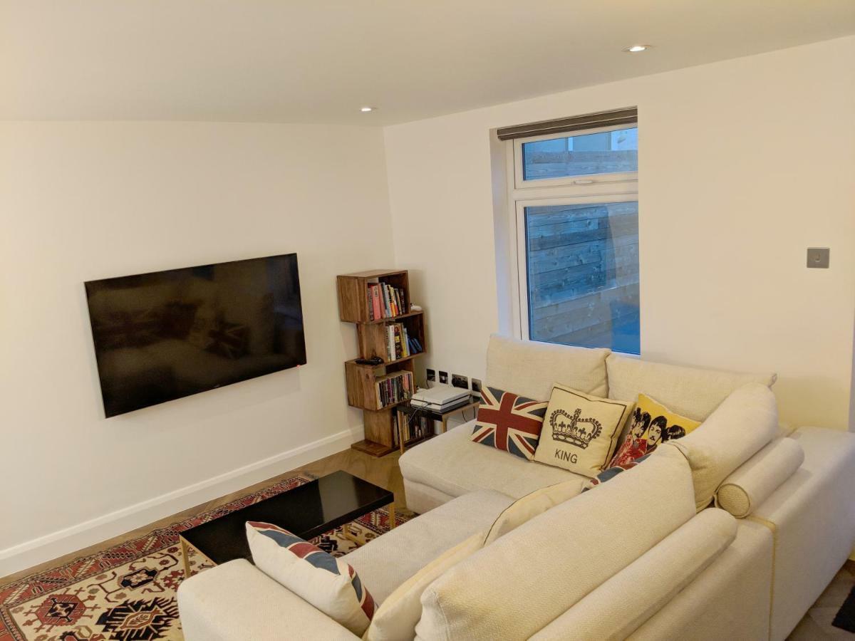 Modern 2 Bedroom Flat With Private Outdoor Terrace London Exterior photo